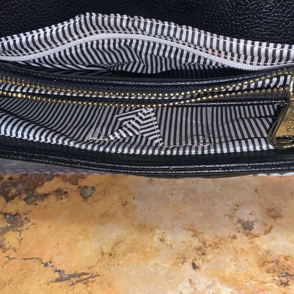 Black Purse - Picture 4 of 4